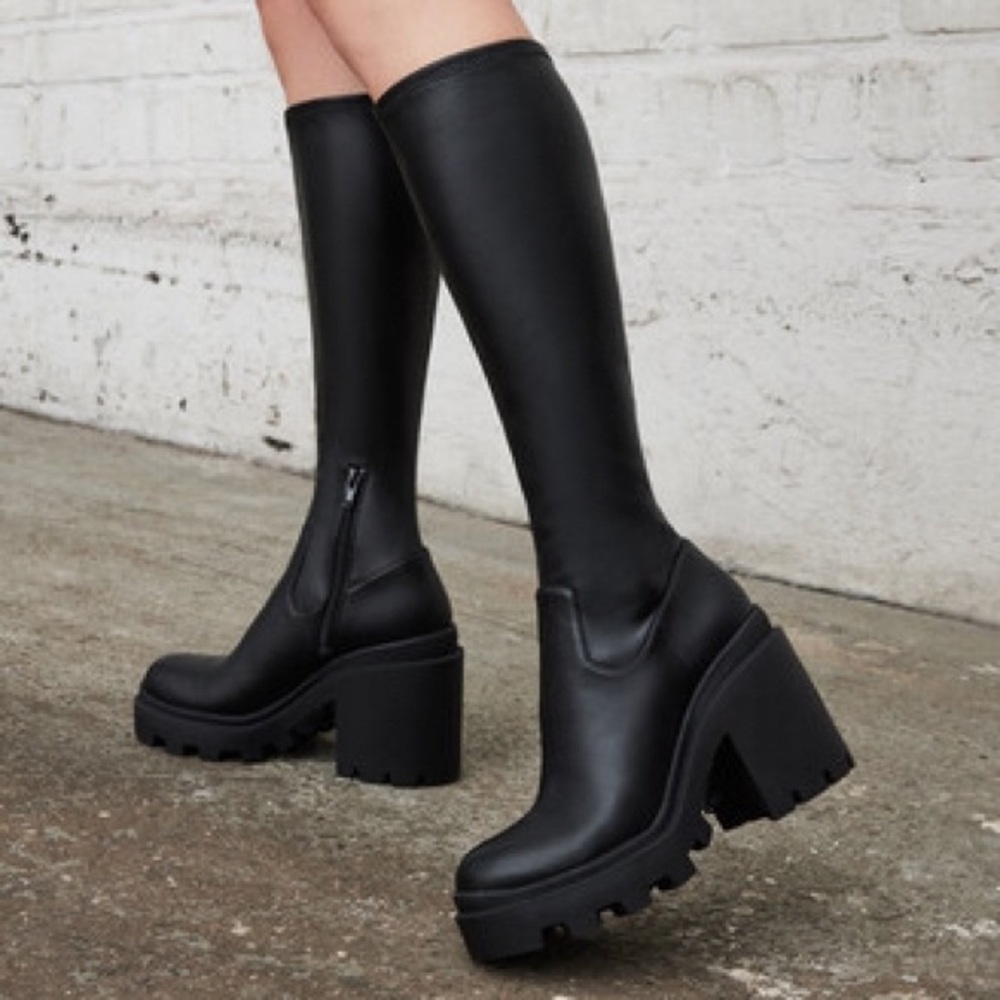 Steve Madden Chunky High Tall Lug Boots Size 6